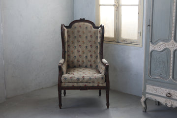 French Petit Point Floral Fauteuil  wingback armchair Louis XV ルイ１５世スタイル フランスアンティーク  一人掛け アームチェア プチポワン ソファ 花柄　